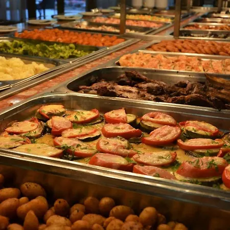 Готель берлин грийн парк - детски и младежки център