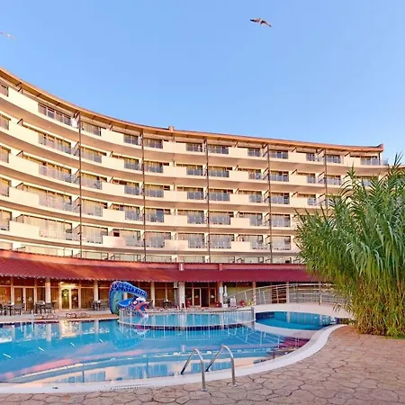 Hotel берлин грийн парк - детски и младежки център 4*